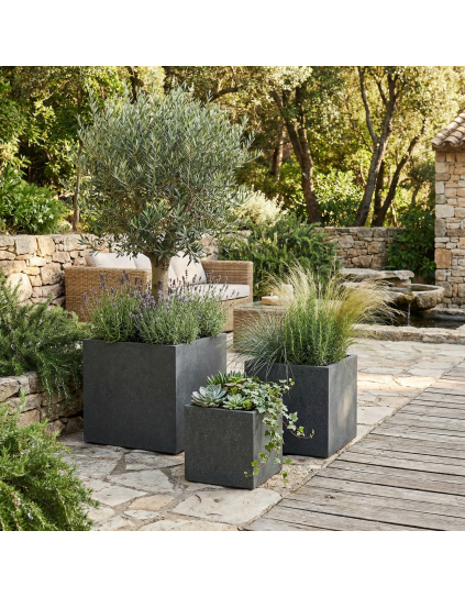 Angular Hafif Beton Saksı Angular Hafif Beton Saksı